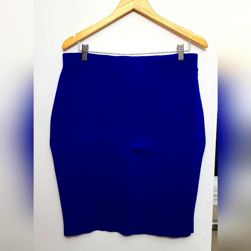 4/$24 EXPRESS Body Contour Sweater Midi Skirt  Size Large Bright Blue